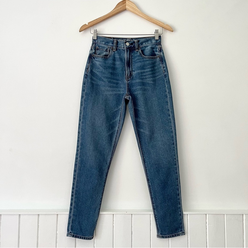 American Eagle High Rise Mom Jeans Size 00 Short